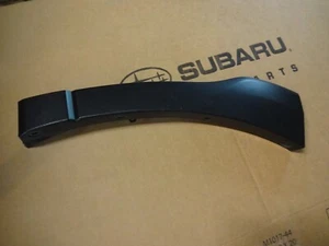 2023-2024 SUBARU OUTBACK FRONT BUMPER LEFT SIDE WHEEL ARCH COVER MOLDING OEM - Foto 1 di 3