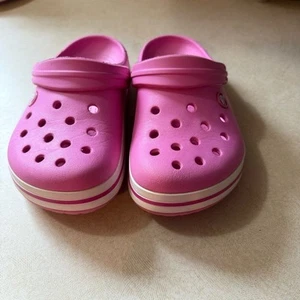 Kids Pink Crocs Clogs - Picture 1 of 6
