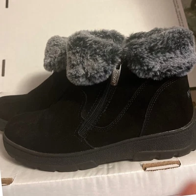 Khombu Women's Black Suede Faux Fur Cuff Ankle Winter Boots - Size 8 - Image 1 of 4