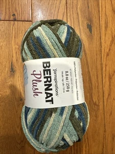 Yarnspirations Bernat Plüschgarn 8,8 Oz. Deep Woods - Bild 1 von 2