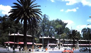 Kodachrome Slide, 1960's Street Scene / Vintage Cars/ Autos & Taxi Cab - Picture 1 of 1