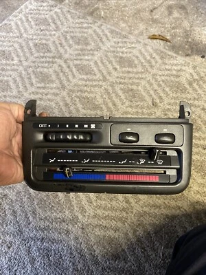 Saturn SL1 1998 panel de aire acondicionado Foto 1 de 4