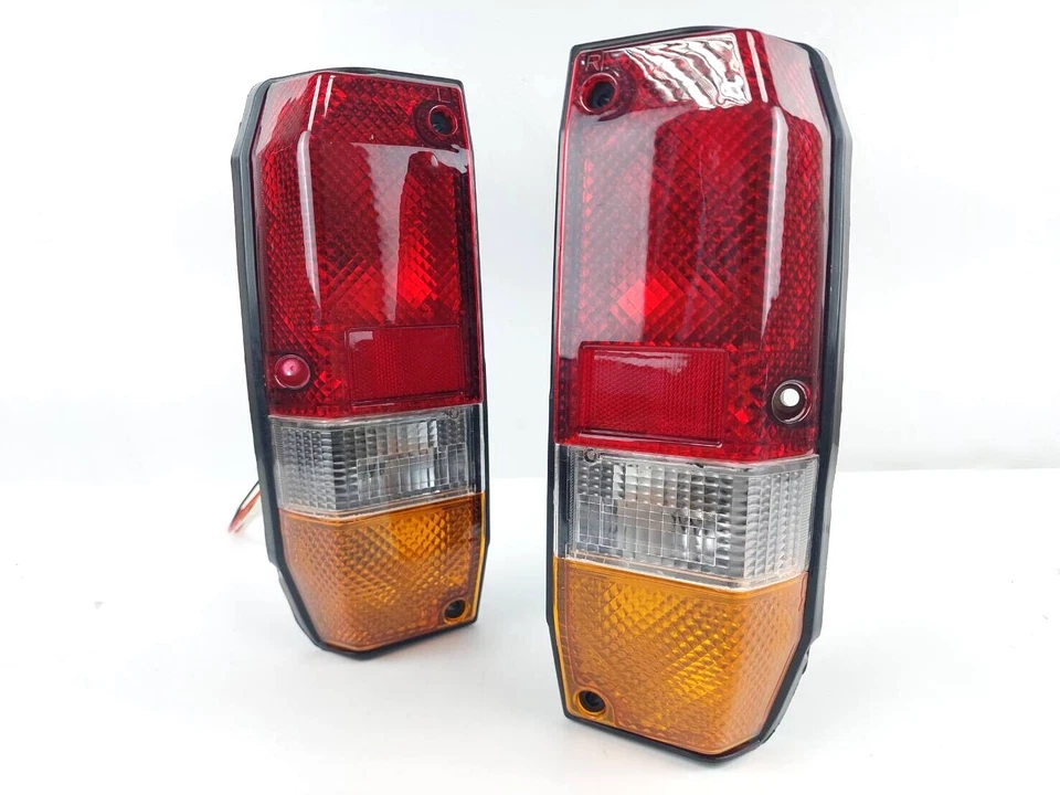 REAR LAMP TAIL LIGHT Fit For Toyota Land Cruiser FJ70 FJ73 FJ75 HJ75 1985-1999 - Image 1 of 4