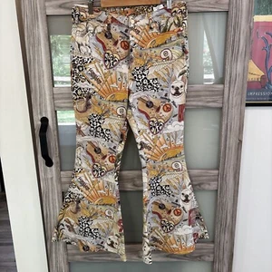 NWT Wrangler Women’s Lainey Wilson “Life Of Lainey” Multiprint Flare Jeans 32x32 - Picture 1 of 14