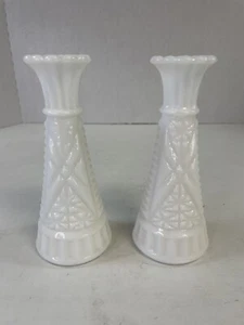 2 Vintage Anchor Hocking 6" Stars and Bars Milk Glass Flower Bud Vases Weddings - Picture 1 of 4
