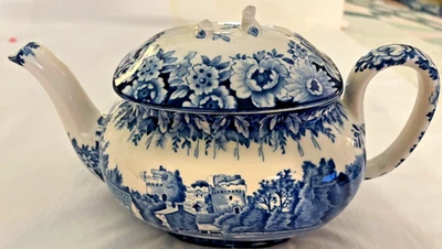 Very RARE Vtg WOOD AND SONS Castles NUNNEY Teapot - Image 1 of 4