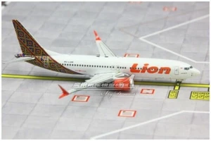 1:400 Phoenix Lion BOEING 737-8MAX Passenger Airplane Diecast Aircraft Model - Picture 1 of 4