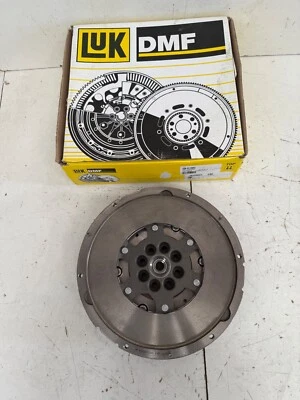 LuK Dual Mass Flywheel for Volkswagen VW CRAFTER 2.5 TDI 163 hp 076105266A - Image 1 of 4