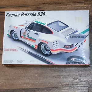 Kit modelo Kremer Porsche 934 Testors escala 1:24 NUEVO sellado 1986 - Imagen 1 de 6