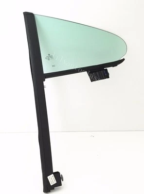 Подходит для Volkswagen CC 2009-2017 годов выпуска левостороннее заднее вентиляционное стекло для водителя оригинальное с логотипом - Изображение 1 из 4