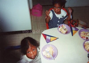 FOTO ENCONTRADA a color para niñas de cumpleaños instantánea original 56 LA 81 O - Imagen 1 de 1