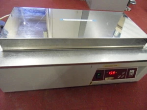 GFL - BAIN-MARIE INCUBATEUR - 1004 21 Litres très bon état - Imagen 1 de 4
