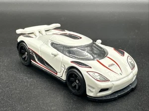 Hot Wheels Premium Koenigsegg Agera R (L37) - Picture 1 of 7