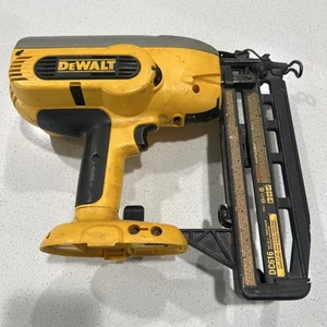 DeWalt DC616 18V Straight Magazine 1-1/4" to 2-1/2" Finish Nailer (TOOL ONLY) - Picture 1 of 4