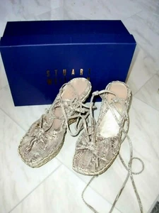 NUEVO~STUART WEITZMAN~TEJIDO PLATINO~CUÑAS~PARTE SUPERIOR CUERO~SANDALIAS~ZAPATOS~Talla 6.5M - Imagen 1 de 7