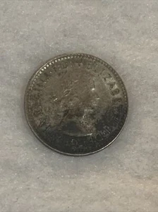 Australien Six Pence 1962 dunkel getönte Silbermünze 0,50 Feingehalt 0,0455 oz ASW - Bild 1 von 2