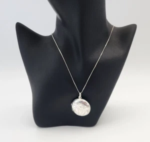 Italy 925 Sterling Silver 1 In Round Etched Locket 18" Inch Chain Spring Clasp - Picture 1 of 17