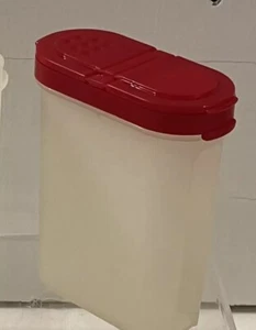 Tupperware Salt/Pepper/Spice/Dry Rub Shaker Red Modular Mates #1846 - Picture 1 of 2