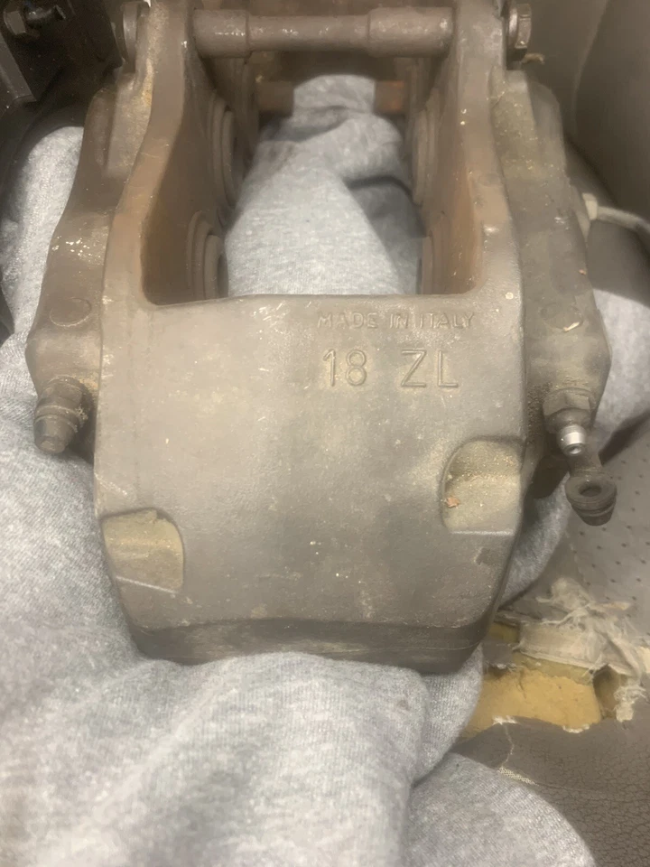 04 - 10 BREMBO 18Z FRONT BRAKE CALIPERS 6 PISTON PORSCHE CAYENNE AUDI Q7 SET VW - Image 1 of 3