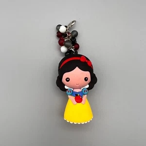 Bag Charm FOB Snow White Disney Beaded Keychain Purse Clip Disney - Picture 1 of 6