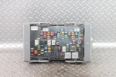 10-13 Silverado Electronic 5.3L Motor Engine Fuse Relay Power Distribution Box Foto 1 de 4