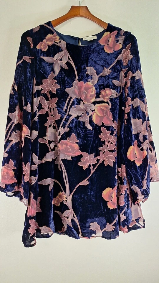 LOVERICHE Velvet Burnout Tunic Top Sz M Dark Floral Boho Western Fairy Grunge - Image 1 of 4