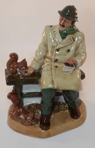 Royal Doulton 8" Figurine HN2485 Lunchtime Man Feeding Squirrel 1970s Excellent - Photo 1/9