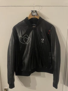 Giacca bomber Fred Perry Amy Winehouse ecopelle nera taglia 16 usata - Foto 1 di 24