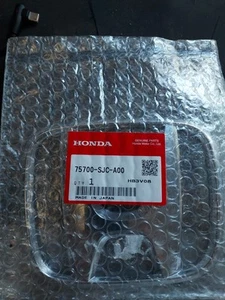 Genuine OEM Honda Element Pilot Ridgeline Front Grille H Emblem - Picture 1 of 2