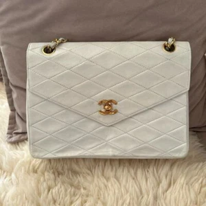 CHANEL Matelassé Kette Umhängetasche Weiße Tasche Drehverschluss Vintage... - Bild 1 von 11