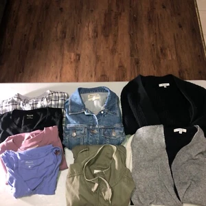 Large Lot 8 Madewell Women’s Clothing 4 Tops, 2 Denim Jackets, 2 Sweaters, SZ S - Picture 1 of 24