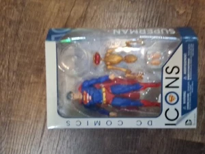 DC COMICS ICONS SUPERMAN & ROBOT KALAX MAN OF STEEL ACTION FIGURE NEW U.S. - Picture 1 of 6