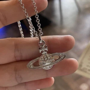 Vivienne Westwood Crystal ORB Chain Necklace Silver Saturn Pendant VW Jewelry