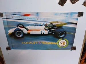 Yardley Team B.R.M. Poster pubblicitario originale con Pedro Rodriguez - Foto 1 di 2
