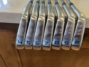 Mint TaylorMade P7MC 4-PW Iron set KBS Tour Stiff Shafts - Picture 1 of 13