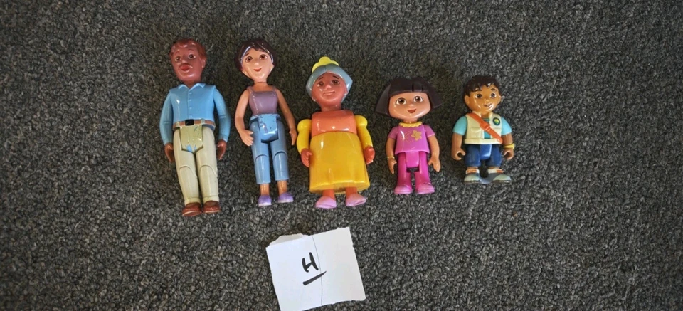 Dora The Explorer Dollhouse FAMILY Figs LOT 5 Dora MAMI Papi DIEGO (H) - Image 1 of 1