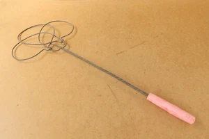 Vintage Decoration Wire Rug Beater Carpet Swatter Rustic Farm Communist Era. - Picture 1 of 7