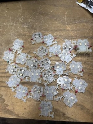 (SET OF 29) Square D IEC 947-7-1 Terminal Block 30A 600V 22-10 AWG, White - Image 1 of 4