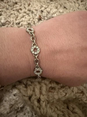 "Brazalete de oro blanco de 14k y diamantes naturales 7""/11,6 g" Foto 1 de 4