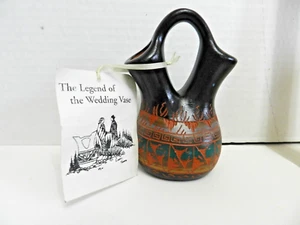 HNE14 - CEDAR MESA NATIVE AMERICAN POTTERY WEDDING VASE 5 X 3 1/2" - Picture 1 of 7