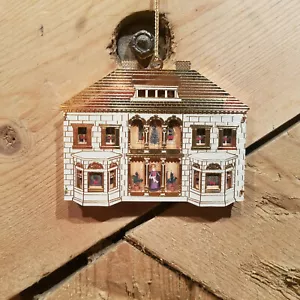 Ornamento a forma di casa tono bianco e oro con immagini - Swanky Barn - Foto 1 di 12