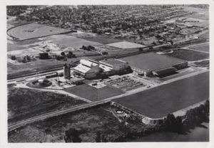1956 Pressefoto Luftaufnahme der Glasfabrik Owens-Illinois in Portland, Oregon - Bild 1 von 2