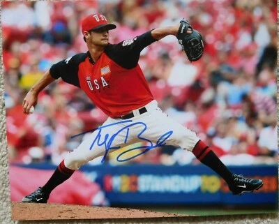 Foto firmada autografiada por Tyler Beede de 8x10 juego de futuros de los Gigantes de San Francisco Foto 1 de 2