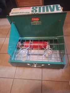 Vintage Coleman Green Two Burner Camp Stove 413g499 Mint Nos - Picture 1 of 11