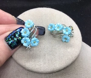 Vintage STAR Silver Tone Blue Floral Drop Clip Earrings C466 - Picture 1 of 2