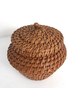 Woven Basket with Fitted Lid & Knob 5.5" X 6" Vintage - Picture 1 of 3