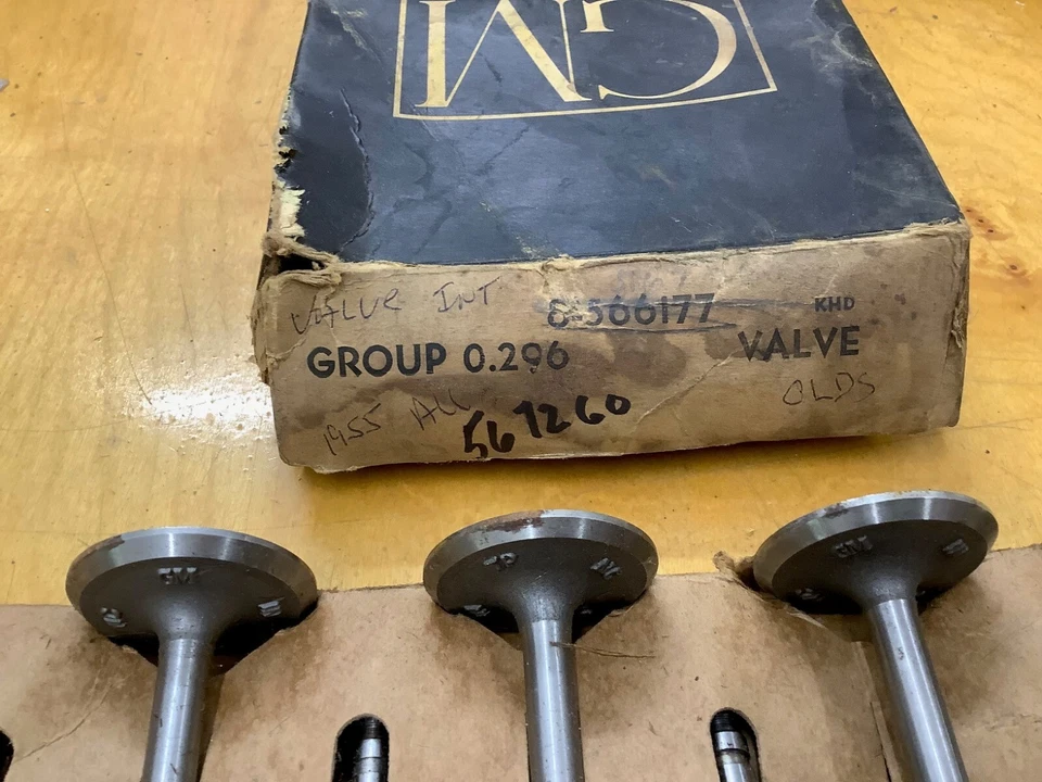 Oldsmobile 1955 juego de 8 válvulas de admisión; nos, OEM GM# 567260/566177 Foto 1 de 2