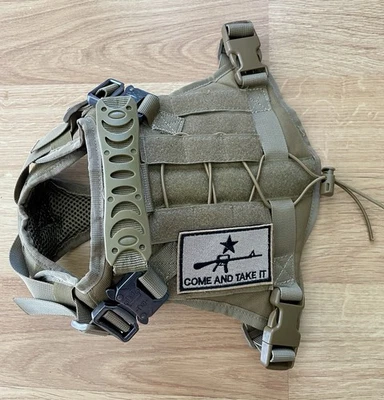 Chaleco táctico de entrenamiento con arnés para perros con mango parche “Ven y consíguelo” talla S caqui Foto 1 de 4