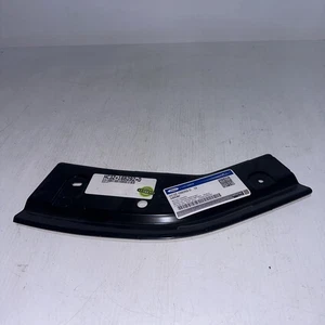 Soporte de guardabarros delantero izquierdo Ford OEM para 17-22 F-250/350/450 SD HC3Z-16B292-D - Imagen 1 de 5