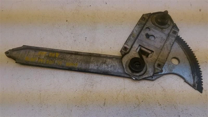 Regulador de ventana manual de pasajeros para Chevrolet Nova 69-72 4 puertas Foto 1 de 4